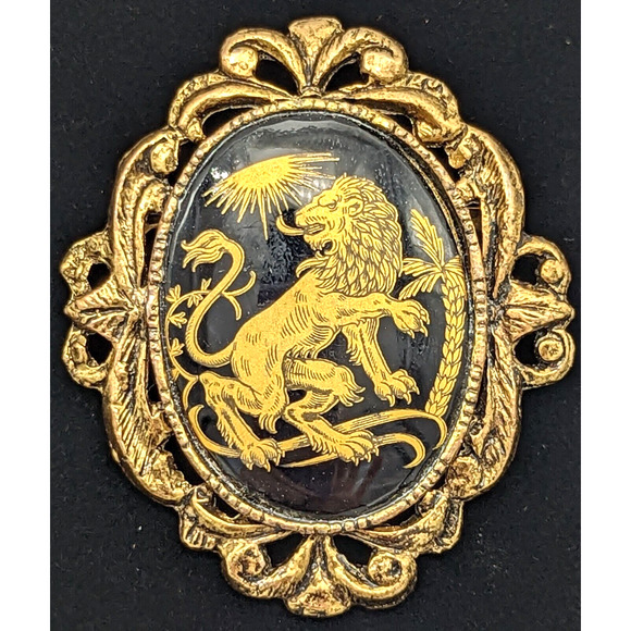 Vintage Damascene Brooch Gold Tone Framed with Heraldry Lion or Leo 1970s - Picture 4 of 9